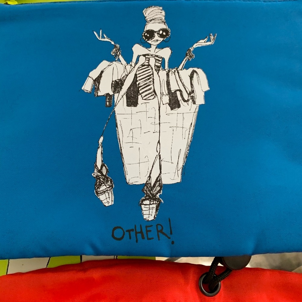 Alice + Olivia  NWOT Travel Bag Collection - Picture 5 of 8